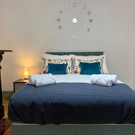 Stamer House By Yourstays, Stylish Quirky House, With 4 Double Bedrooms, Book Now! Stoke-on-Trent Exterior photo