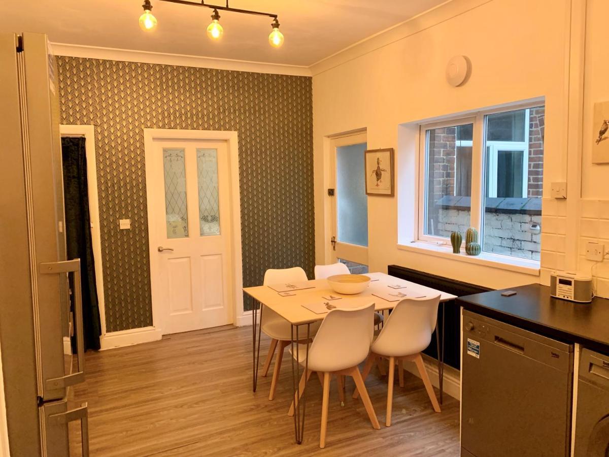 Stamer House By Yourstays, Stylish Quirky House, With 4 Double Bedrooms, Book Now! Stoke-on-Trent Exterior photo